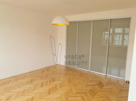 obývací pokoj s prostorem na spaní | Prodej bytu, 2+kk, 58 m²