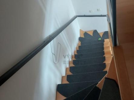 schodiště | Pronájem bytu, 3+kk, 81 m²