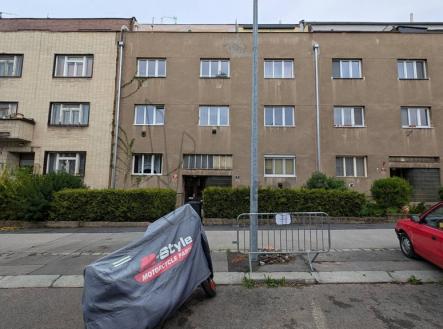 budova | Prodej bytu, 2+1, 67 m²