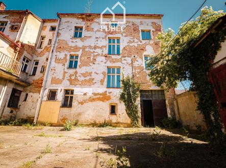 Plzenecká-8 | Prodej - nájemní dům, 936 m²