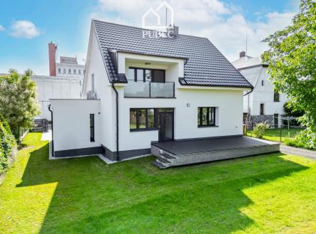 20 | Pronájem - dům/vila, 223 m²