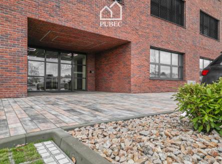 30 | Pronájem - obchodní prostor, 107 m²