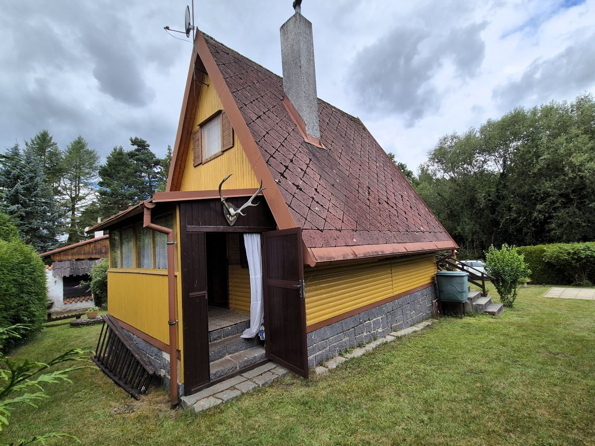 PRODÁNO !!! Rekreační chata u Slapské přehrady