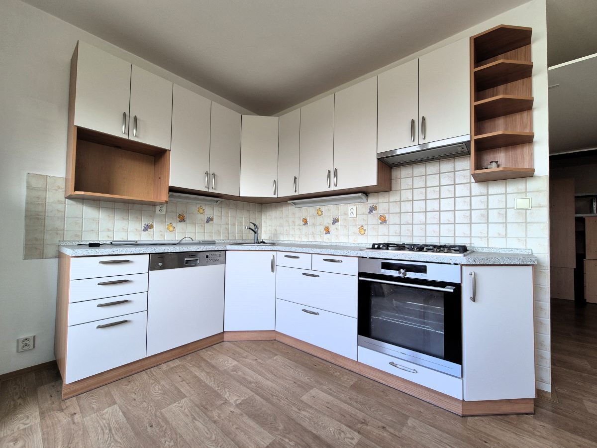 PRONAJATO !!! PRONÁJEM prostorného bytu 2+1 s lodžií v Příbrami 8