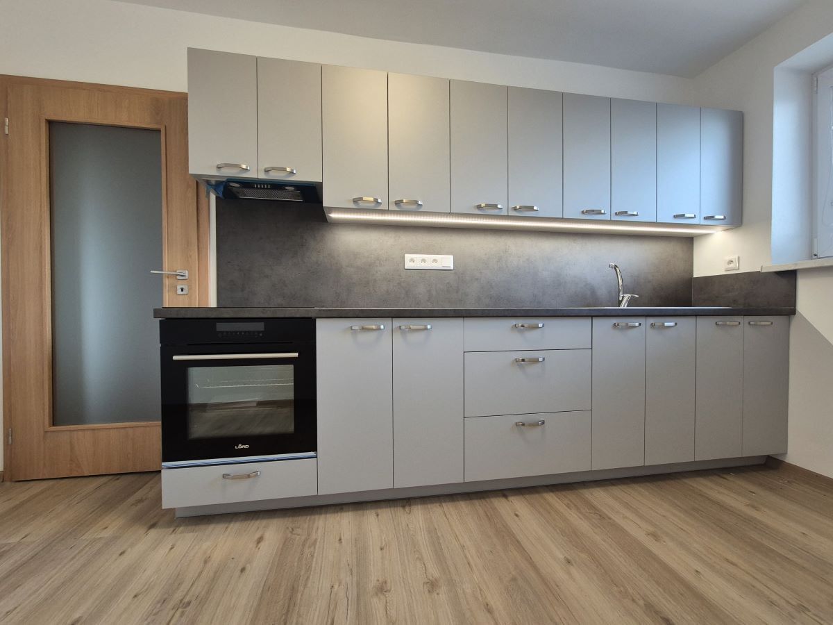 REZERVACE !!! Zrekonstruovaný, cihlový byt 2+1 - Příbram 4