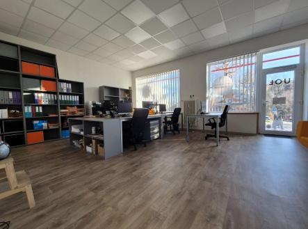 Pronájem - obchodní prostor