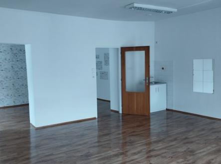 Pronájem - kanceláře, 120 m²