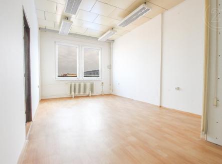 Pronájem - kanceláře, 86 m²
