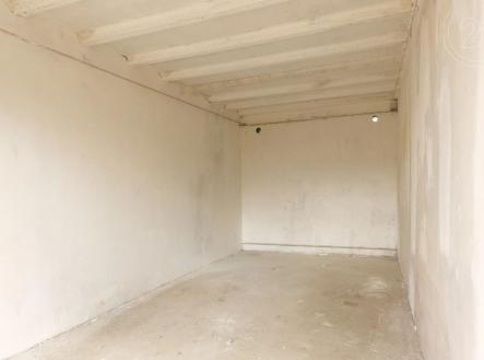 prázdná místnost s betonová podlaha | Prodej - malý objekt/garáž