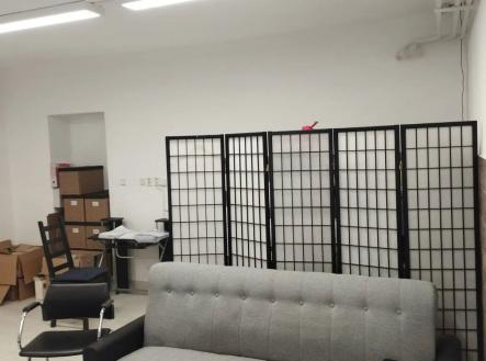 obývací pokoj s kachličková podlaha | Pronájem - kanceláře, 38 m²