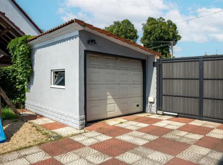 . | Prodej - dům/vila, 281 m²