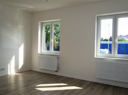 . | Pronájem bytu, 1+kk, 33 m²