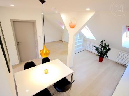 . | Pronájem bytu, 1+kk, 48 m²