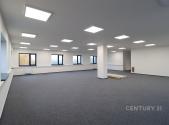 Pronájem - kanceláře, 250 m²