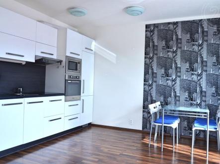 . | Pronájem bytu, 3+kk, 66 m²