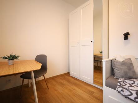 . | Pronájem bytu, 3+kk, 76 m²