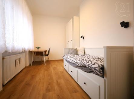 . | Pronájem bytu, 3+kk, 79 m²