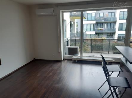 . | Pronájem bytu, 3+kk, 72 m²