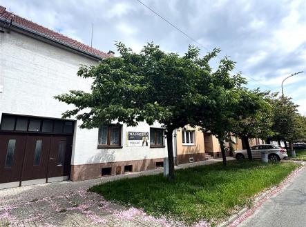. | Prodej - dům/vila, 180 m²
