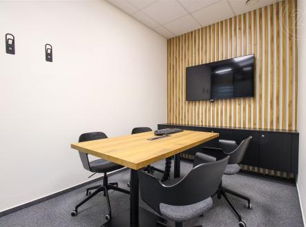. | Pronájem - kanceláře, 172 m²