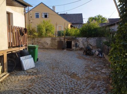 . | Prodej - dům/vila, 180 m²