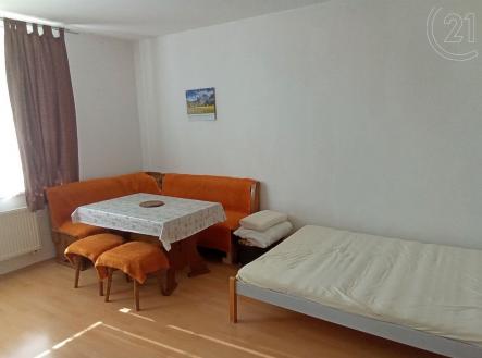 . | Pronájem bytu, 1+kk, 40 m²
