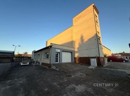 . | Prodej - skladovací prostor, 2 301 m²