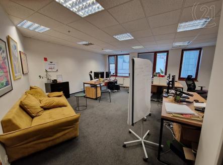 . | Pronájem - kanceláře, 375 m²