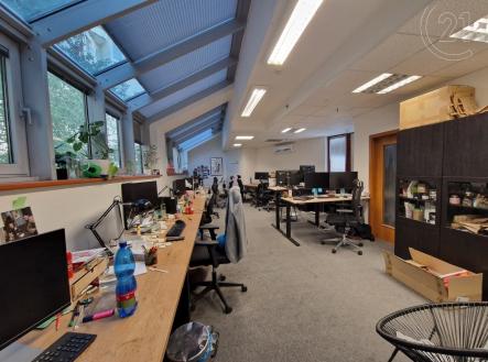 . | Pronájem - kanceláře, 375 m²