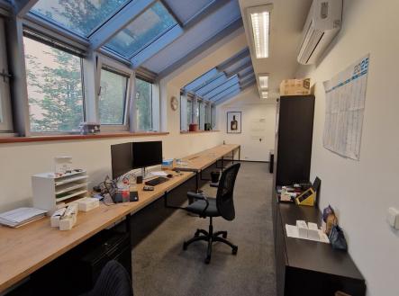 . | Pronájem - kanceláře, 375 m²