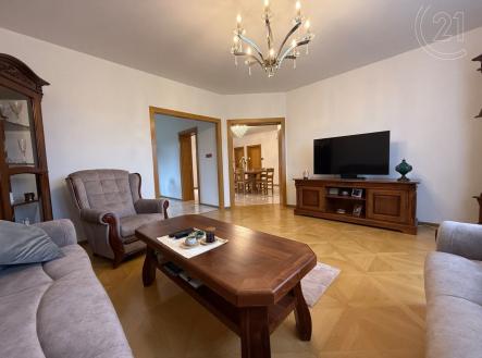 . | Prodej - dům/vila, 275 m²