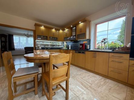 . | Prodej - dům/vila, 275 m²