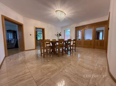 Prodej - dům/vila, 275 m² obrázek