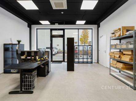 . | Pronájem - obchodní prostor, 108 m²