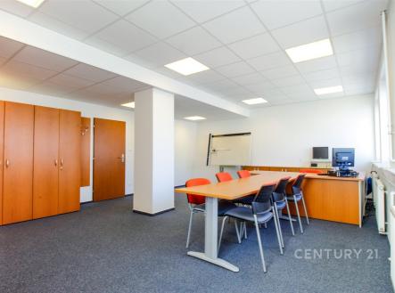 . | Pronájem - kanceláře, 320 m²
