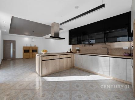 . | Prodej - dům/vila, 275 m²