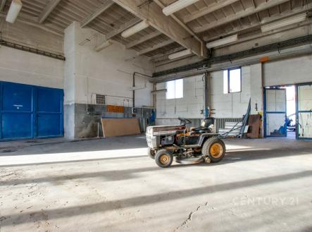. | Pronájem - výrobní prostor, 227 m²