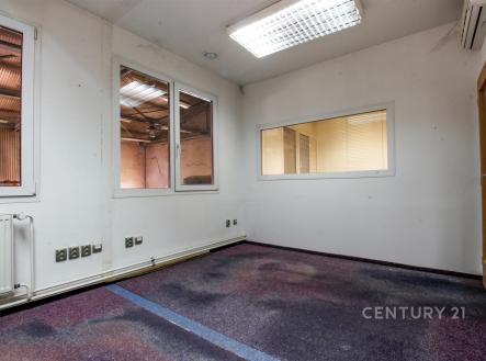 . | Pronájem - kanceláře, 897 m²