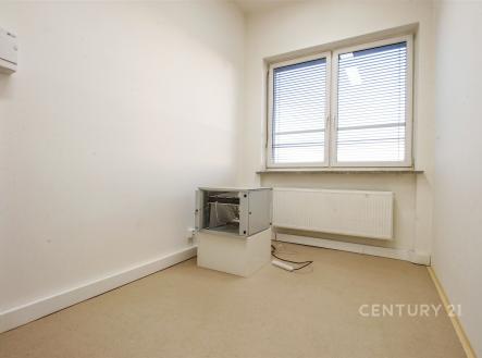 . | Pronájem - kanceláře, 262 m²