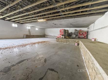 . | Pronájem - skladovací prostor, 1 400 m²