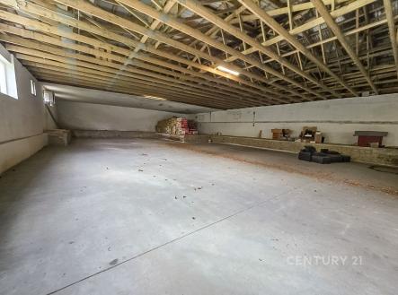 . | Pronájem - skladovací prostor, 1 400 m²