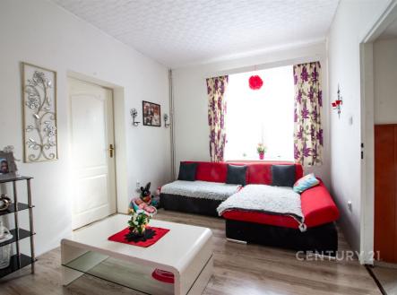 . | Prodej - nájemní dům, 880 m²