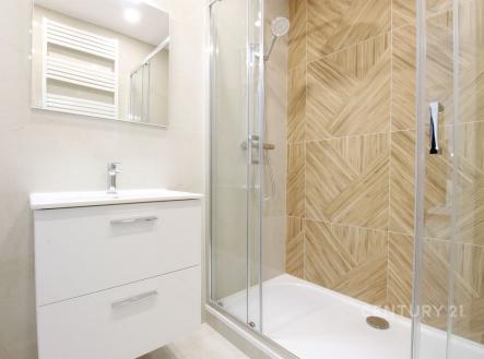 . | Pronájem bytu, 2+kk, 39 m²