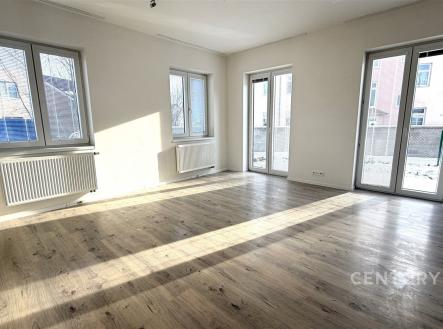 . | Pronájem bytu, 2+kk, 69 m²