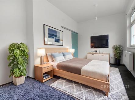 . | Pronájem bytu, 1+1, 42 m²