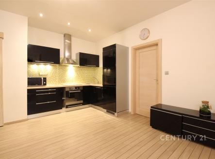 . | Pronájem bytu, 3+kk, 70 m²