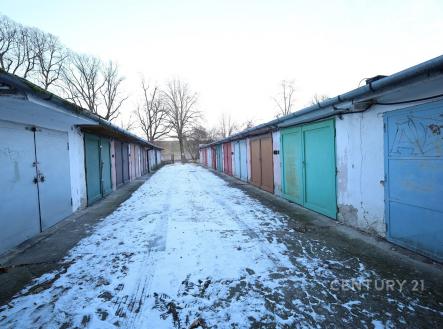 . | Pronájem - malý objekt/garáž