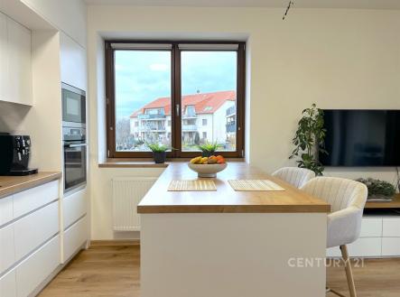 . | Pronájem bytu, 3+kk, 71 m²