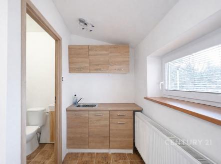 . | Pronájem - kanceláře, 35 m²