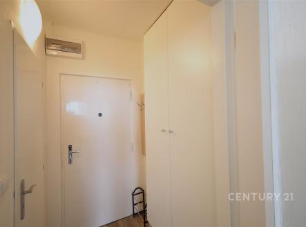 . | Pronájem bytu, 1+kk, 29 m²